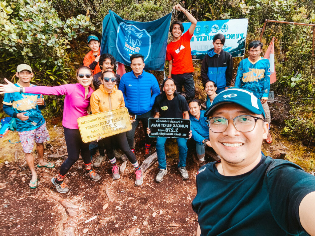 Puncak Kakam Gunung Bukit Raya