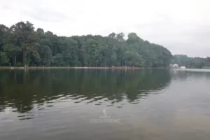 Suasana Danau di sore hari