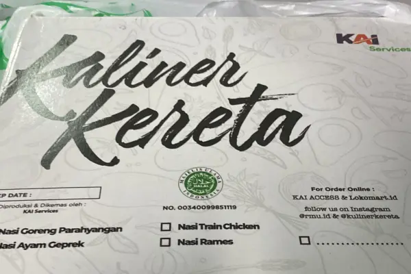 Pesanan Nasi Goreng Parahyangan di Kereta