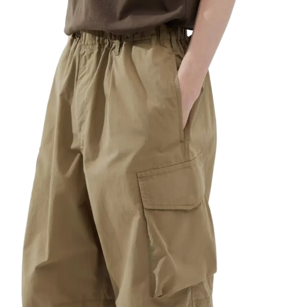 Gaya celana kargo pria parasut lebar fit