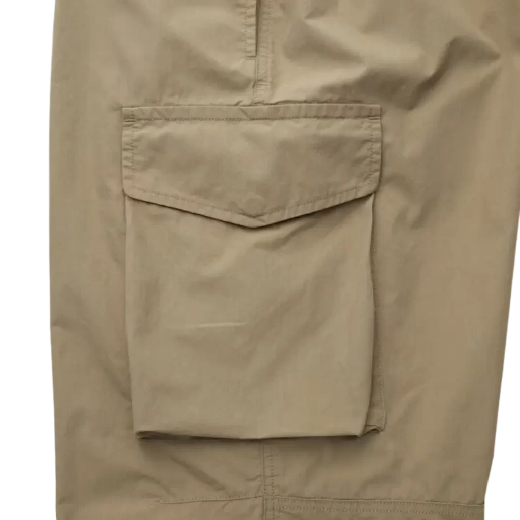 Kantong besar celana kargo