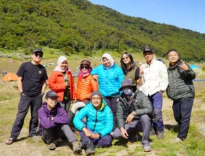 Pendakian ke Gunung Gede via Putri bersama Jejak Backpacker dan Chintya Tengens Kastanya
