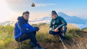 Menikmati sunrise di Gunung Prau