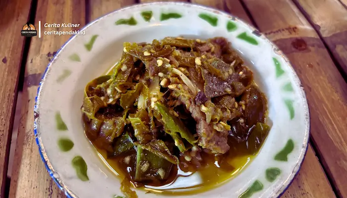 Menu favorit dendeng batokok di Warung Tuman