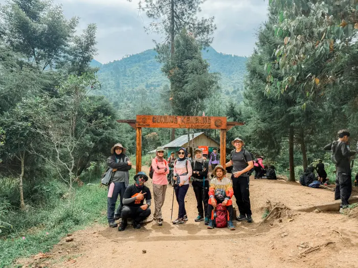 Foto di Gerbang Pendakian Gunung Kembang via Lengkong