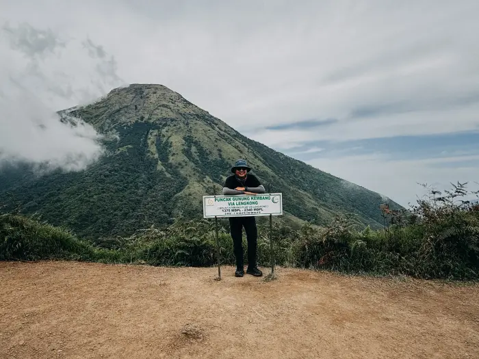 Foto di puncak Gunung Kembang