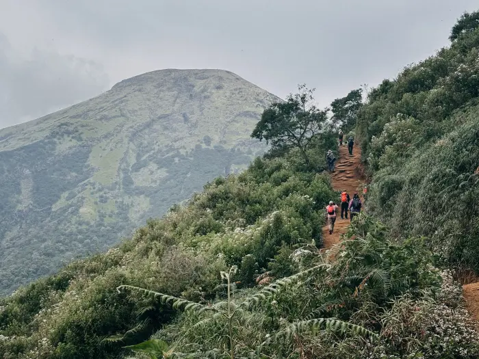 Rute pendakian Gunung Kembang via Lengkong