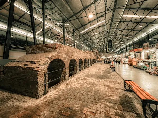 Rest area yang memanfaatkan bangunan bekas pabrik gula