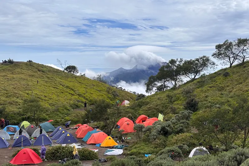 Cuaca di Merbabu sedang dingin-dinginnya saat itu