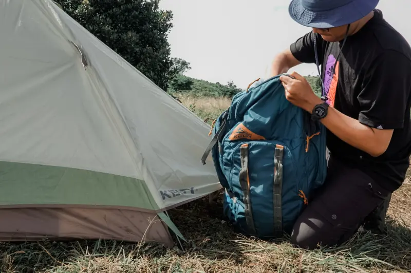 Kapasitas 50L pada Kelty Redwing sangat cukup membawa seluruh peralatan mendaki termasuk tenda