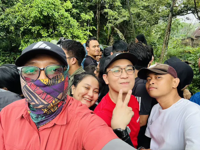 Naik Truk Menuju Titik Awal Pendakian
