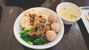 Cerita semangkuk mie ayam Gondangdia