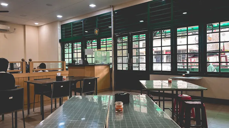 Interior Mie Ayam Gondangdia di Cikini